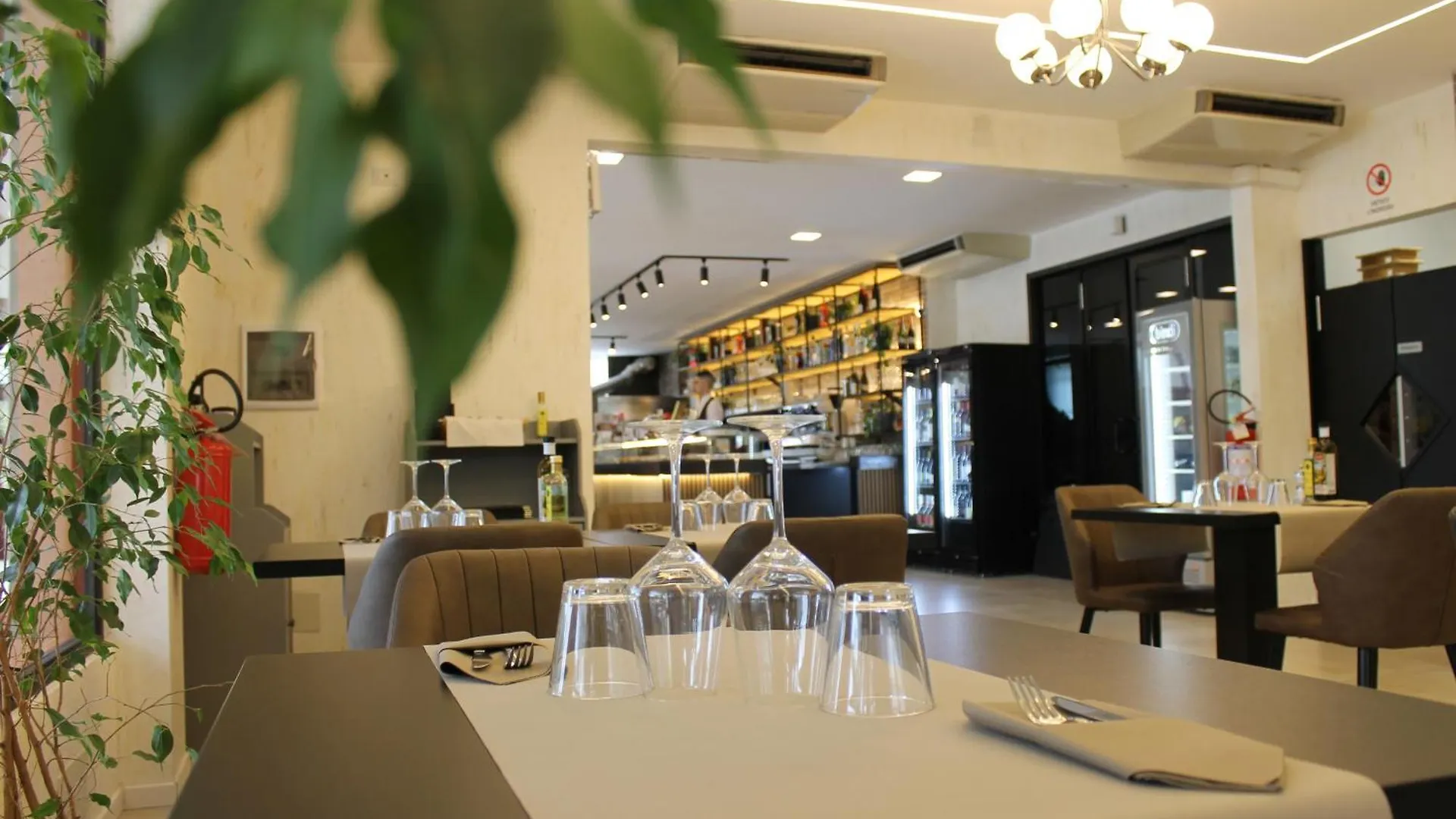 Värdshus Bistro By Sigor Hotell Peschiera Borromeo